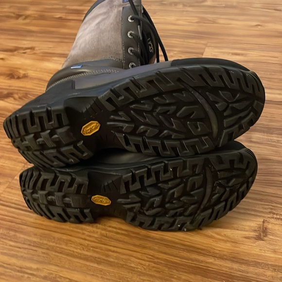 Men’s Uggs boots - Picture 6 of 6